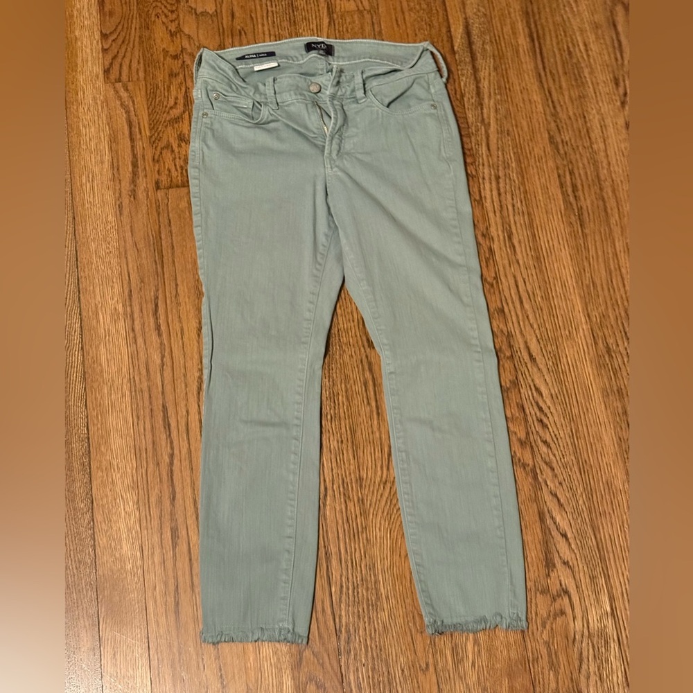 Green ankle length pants